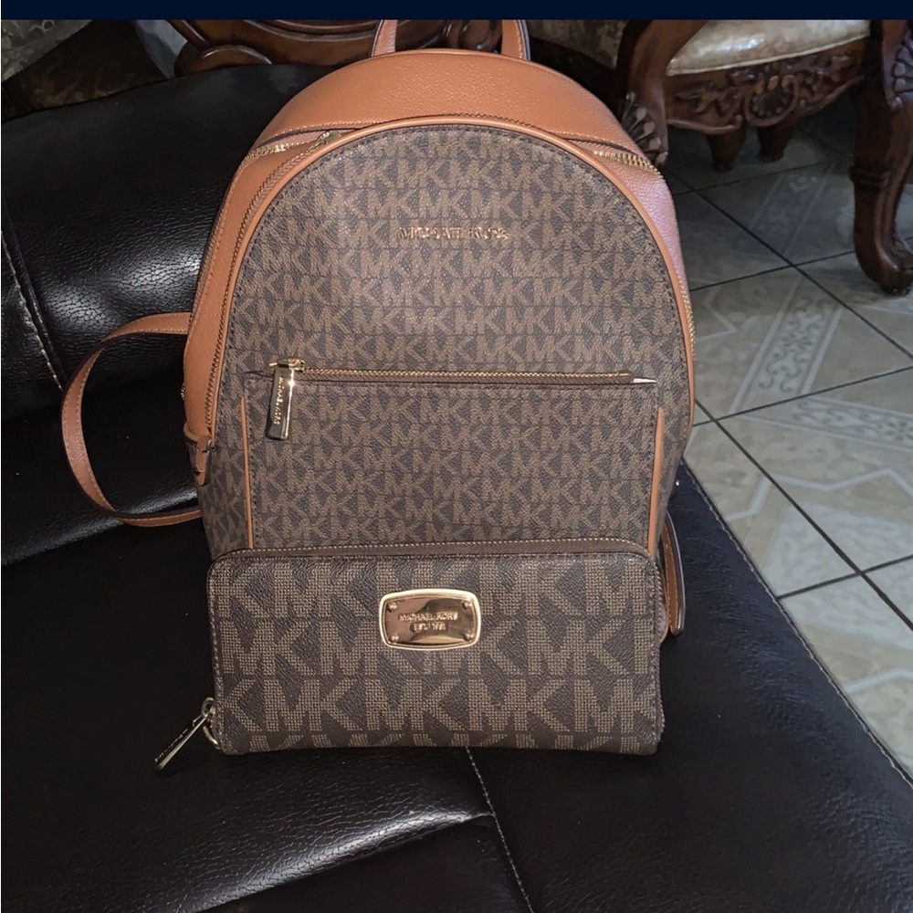 Mk bookbag - Picture 1 of 2